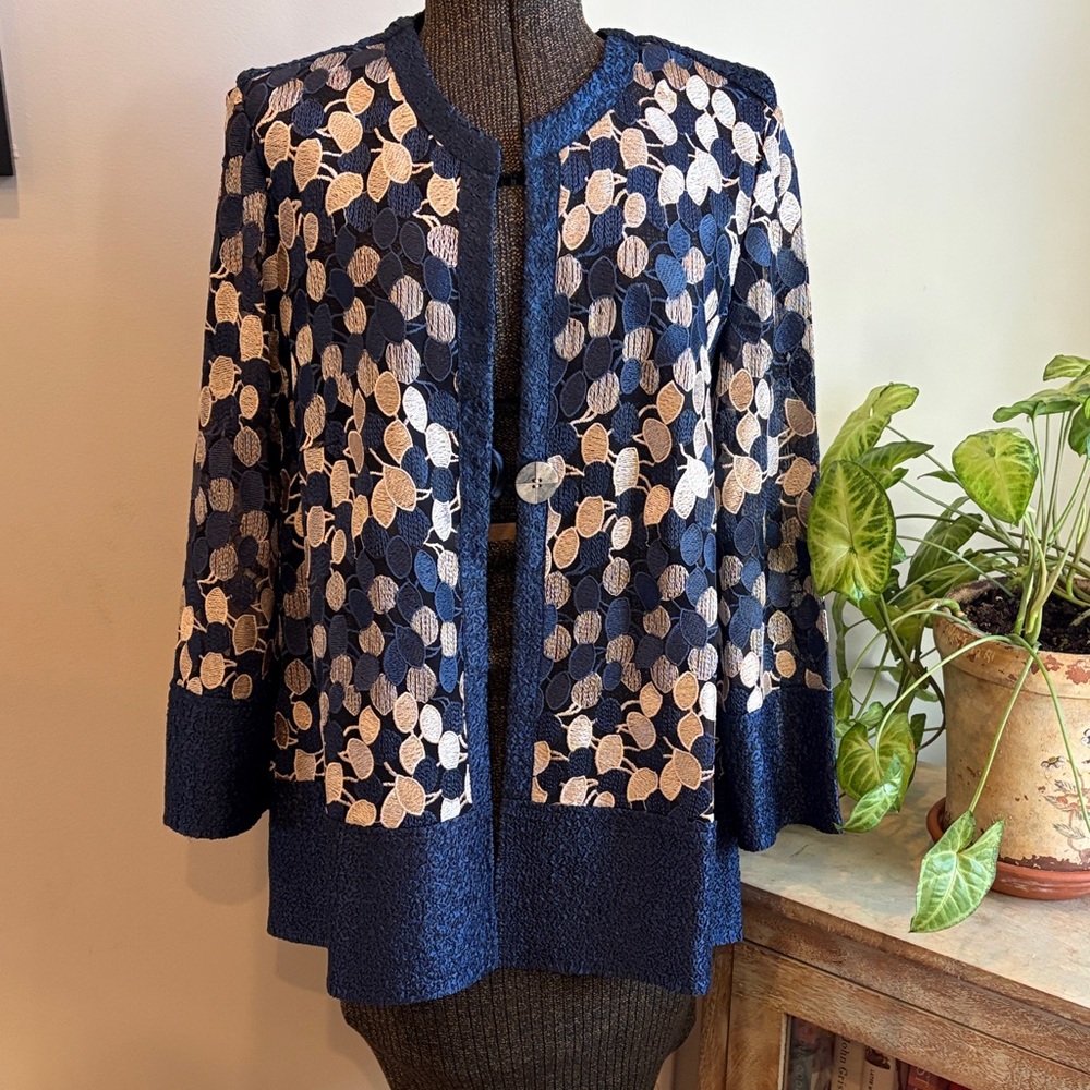 Elegant Chico’s Blue and Cream Women's Jacket Size 1 NWT
